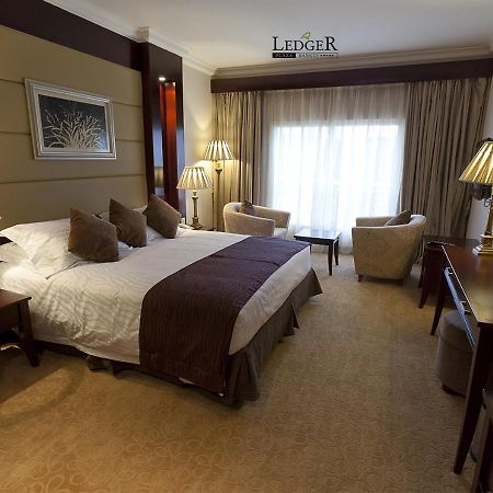 Hotel Ledger Plaza Bangui Bagian luar foto