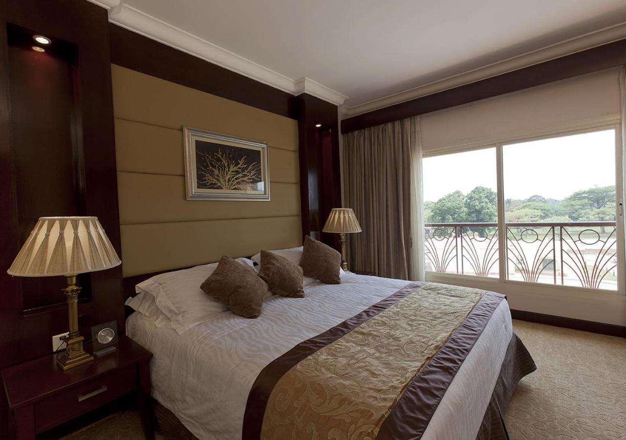 Hotel Ledger Plaza Bangui Bagian luar foto
