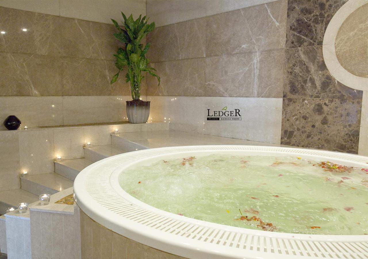 Hotel Ledger Plaza Bangui Bagian luar foto
